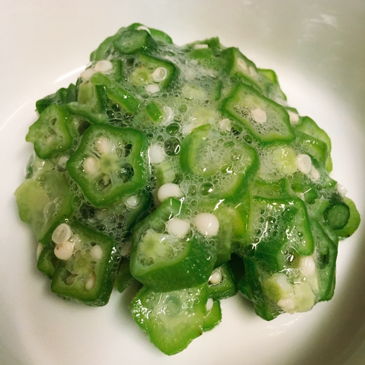 びっくり!オクラは切ってから茹でるとネバネバ最強